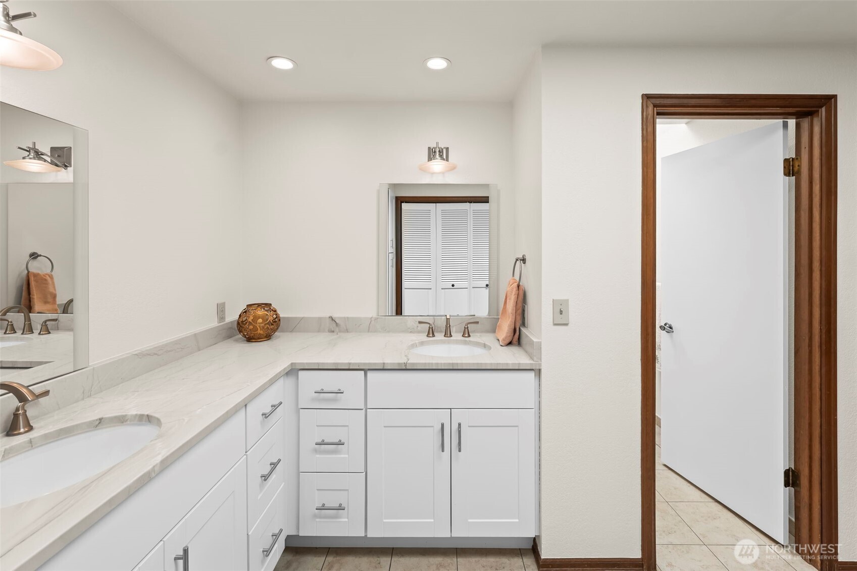 407 Point Fosdick Drive NW, Gig Harbor, WA 98335
