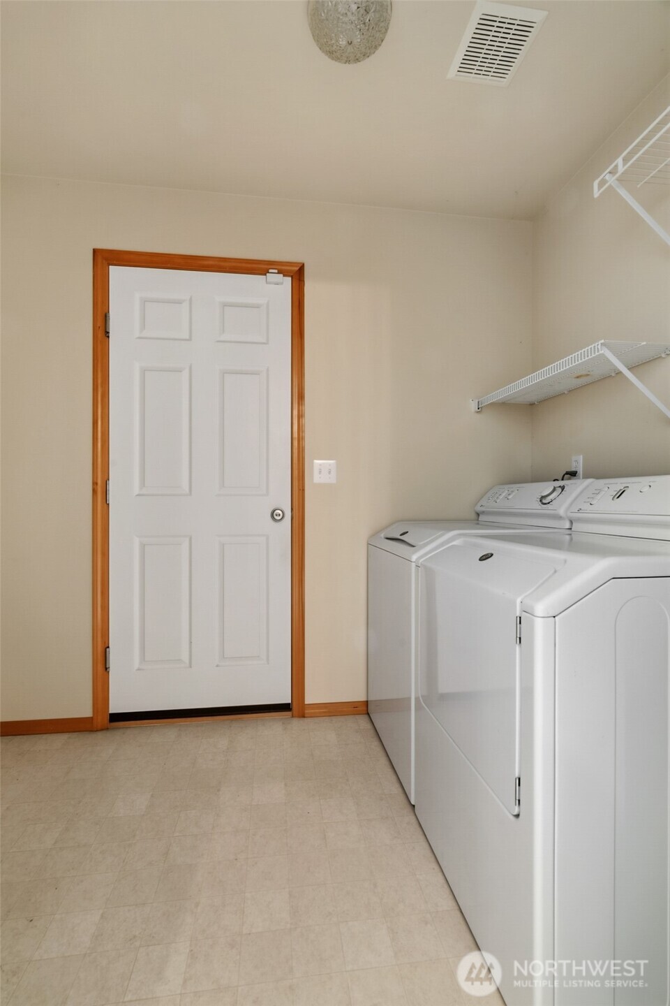 5711 Pasinetti Street E, Fife, WA 98424-2360