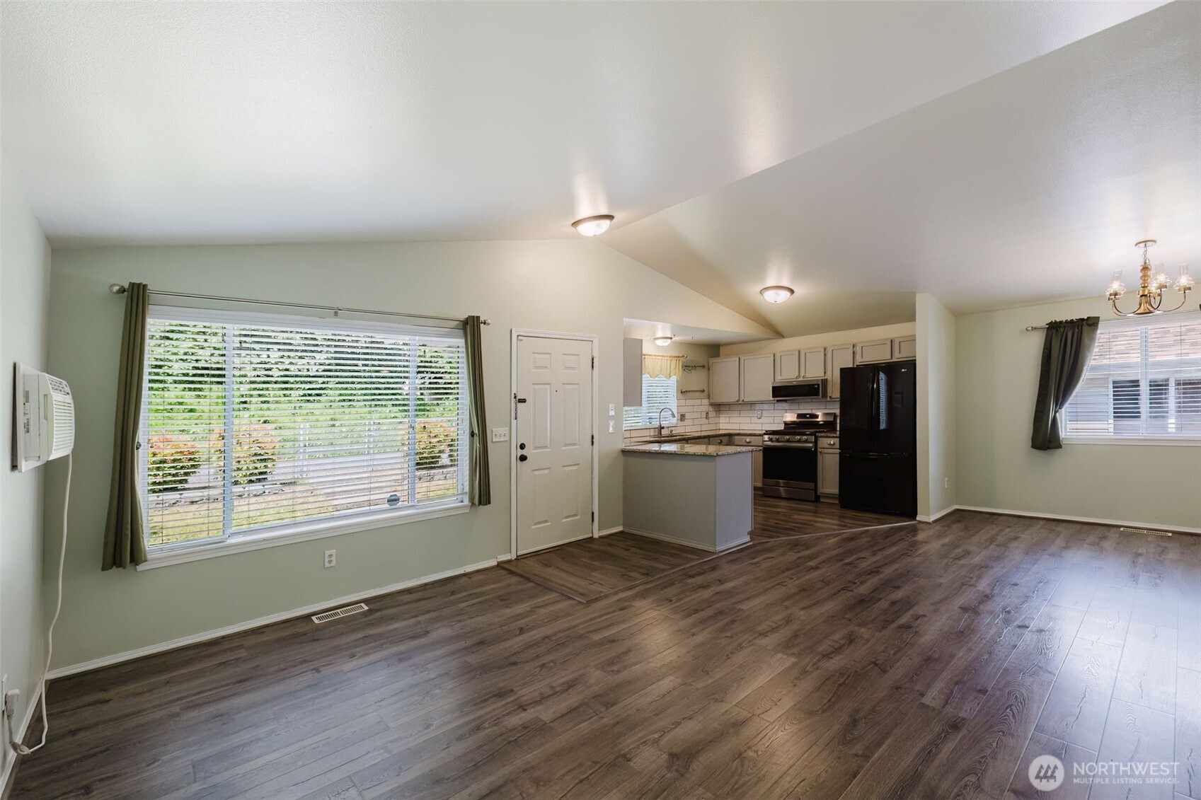 644 Adele Avenue , Bremerton, WA 98312