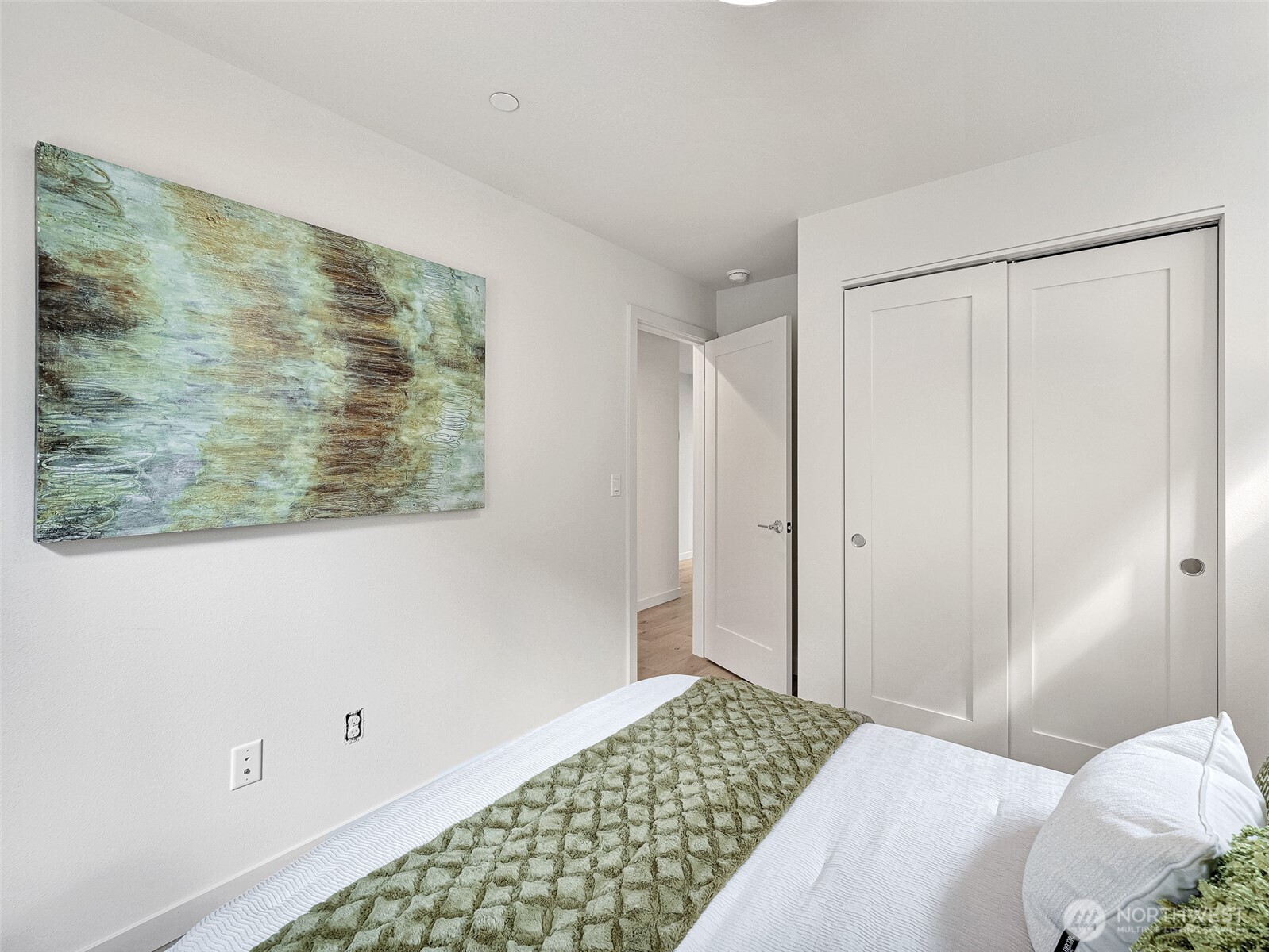 1411 B N 48th Street , Seattle, WA 98103