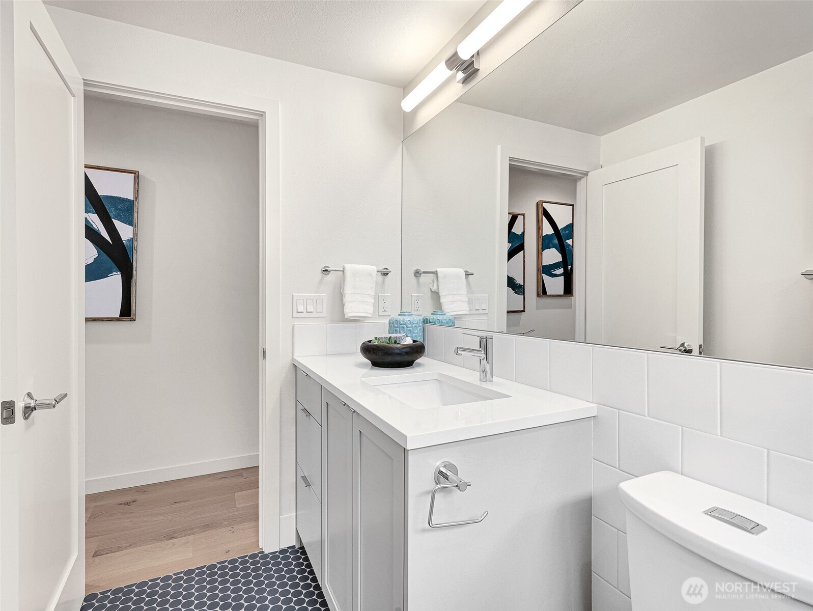 1411 B N 48th Street , Seattle, WA 98103