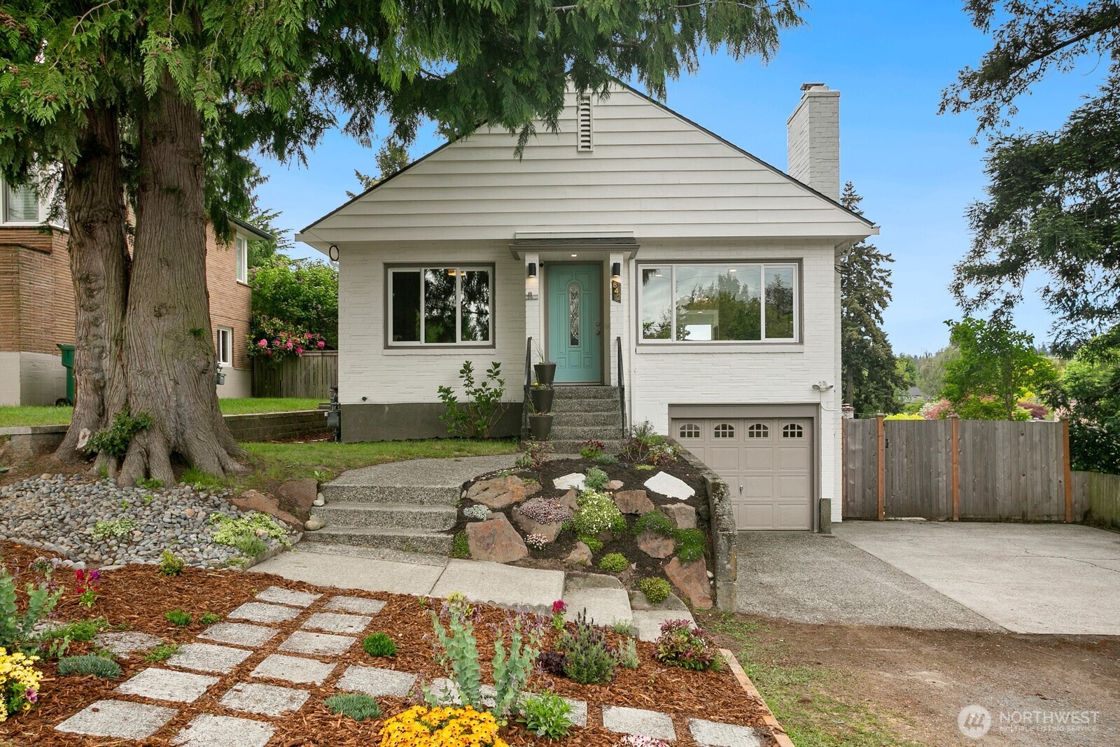 842 NW 97th Street , Seattle, WA 98117