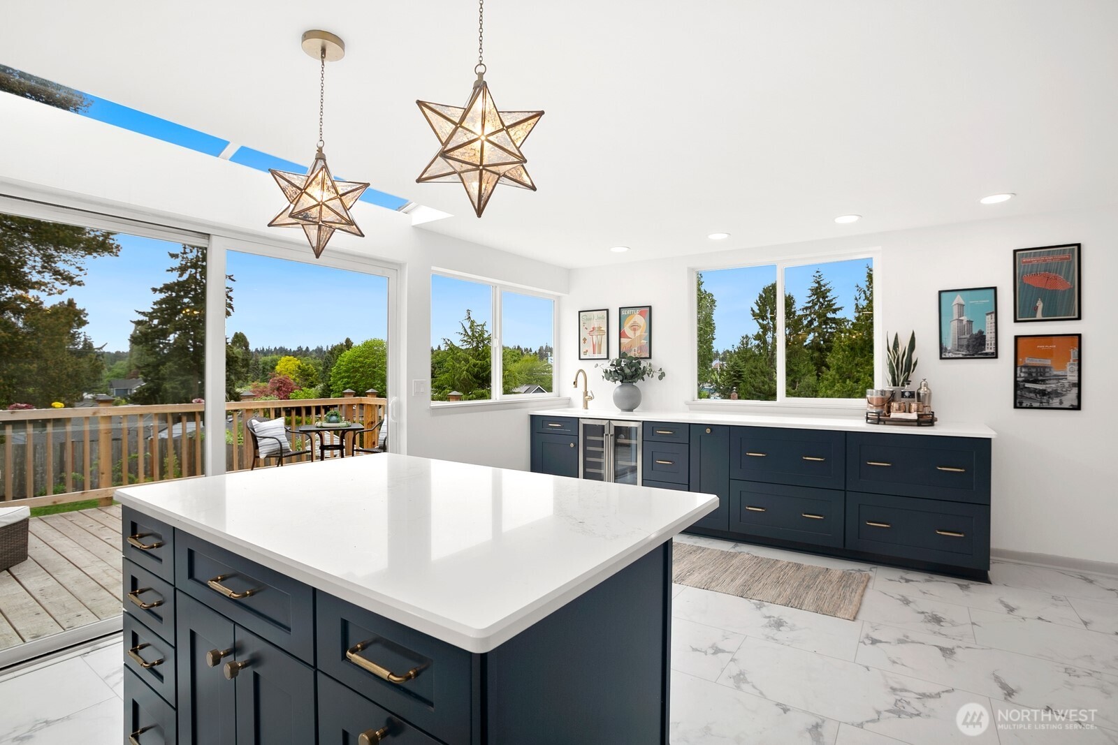 842 NW 97th Street , Seattle, WA 98117