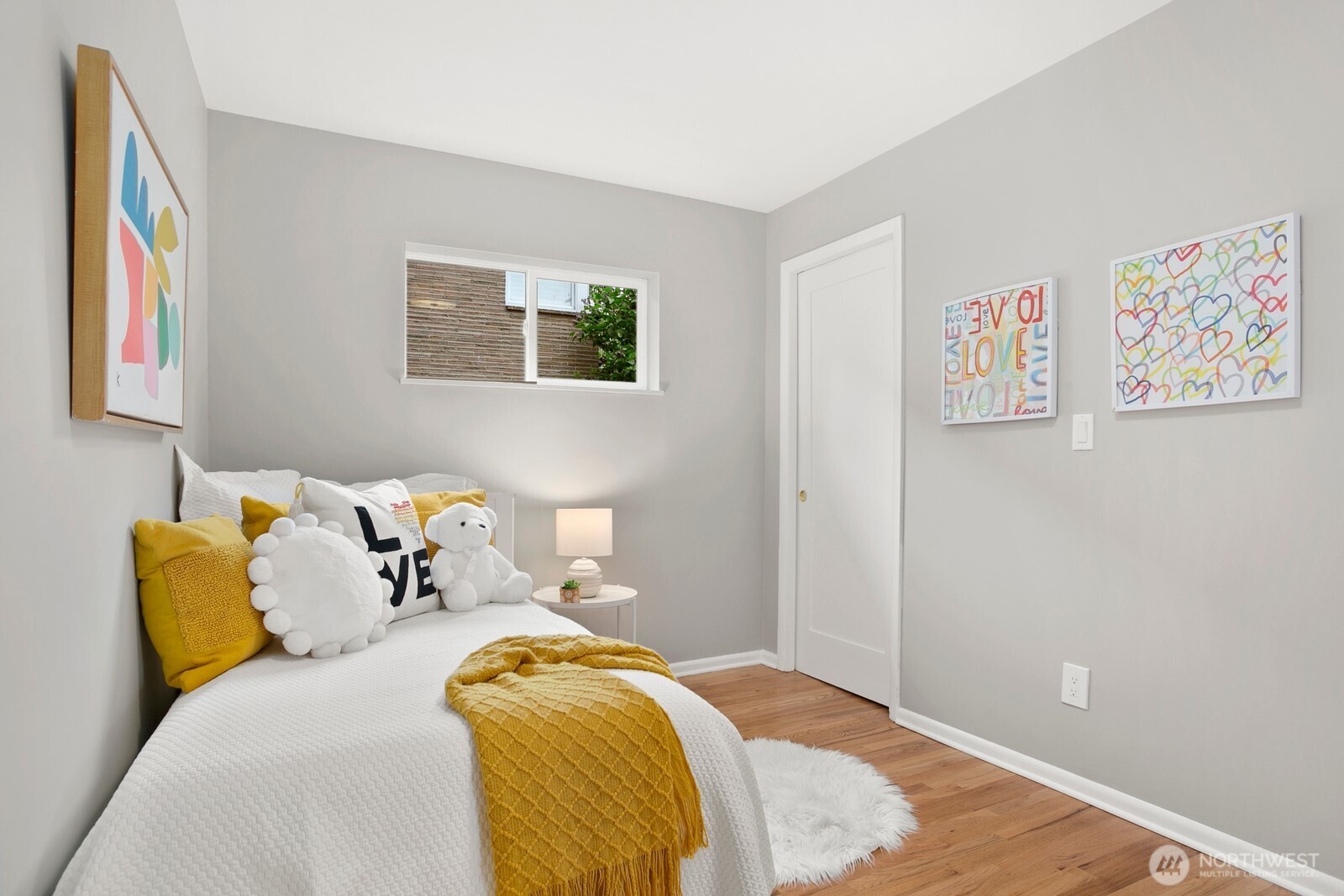 842 NW 97th Street , Seattle, WA 98117