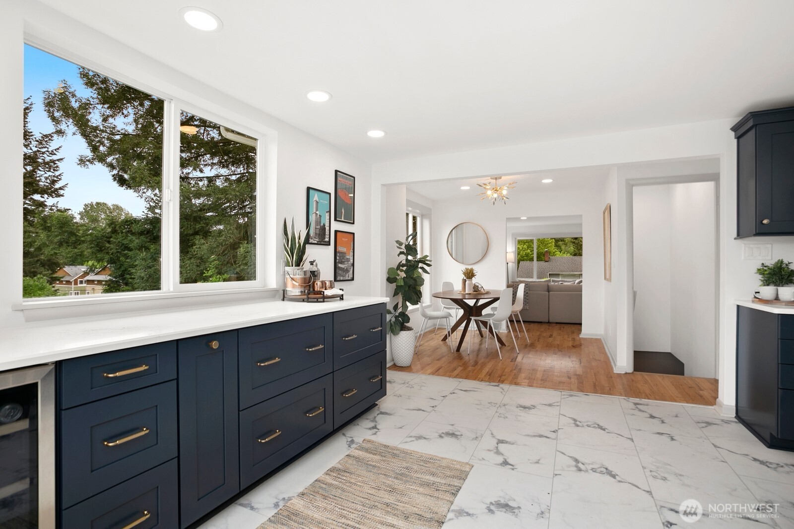 842 NW 97th Street , Seattle, WA 98117