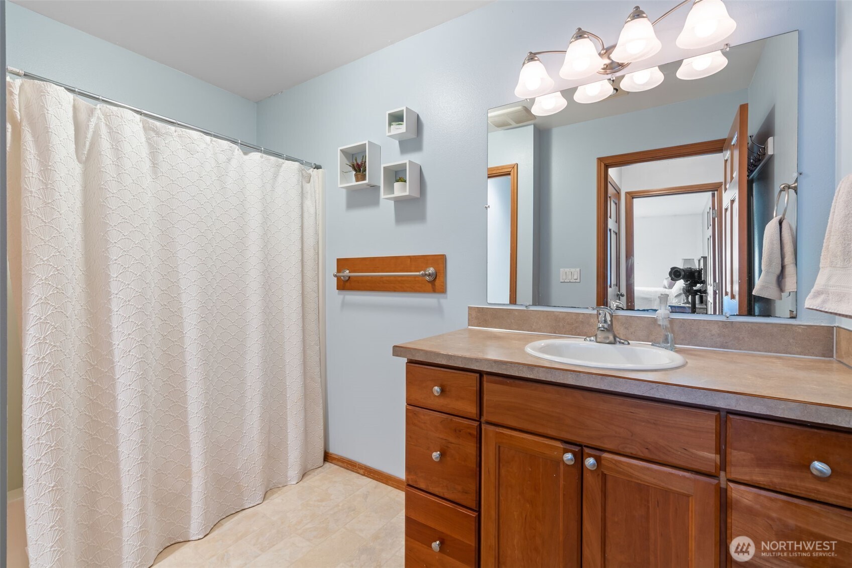 437 Ingalls Road , Rochester, WA 98579