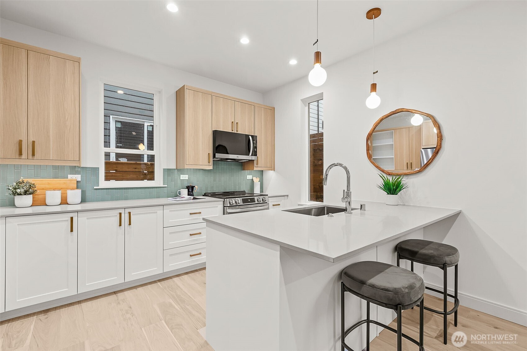 3552 S Dawson Street , Seattle, WA 98118