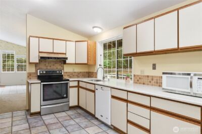 9306 Northwood Drive SE, Olympia, WA 98513 - Photo 10