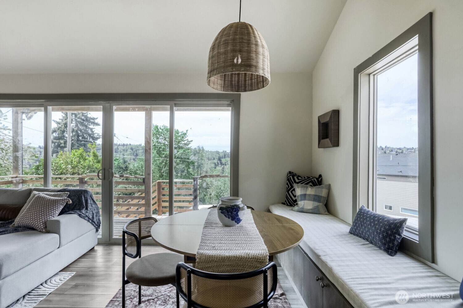 4582 22nd Avenue SW, Seattle, WA 98106