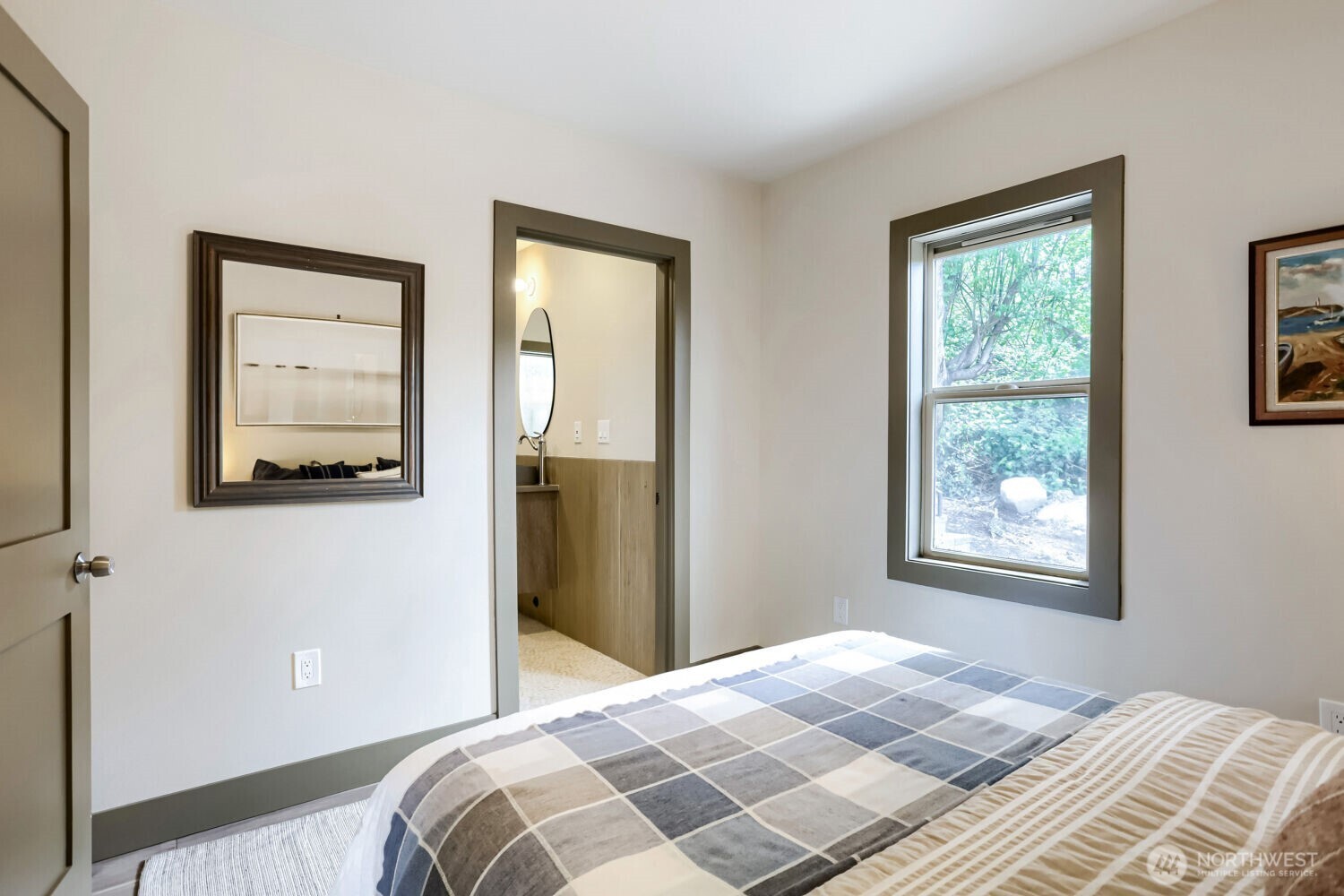 4582 22nd Avenue SW, Seattle, WA 98106