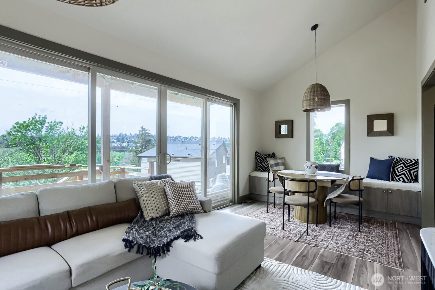 4582 22nd Avenue SW, Seattle, WA 98106