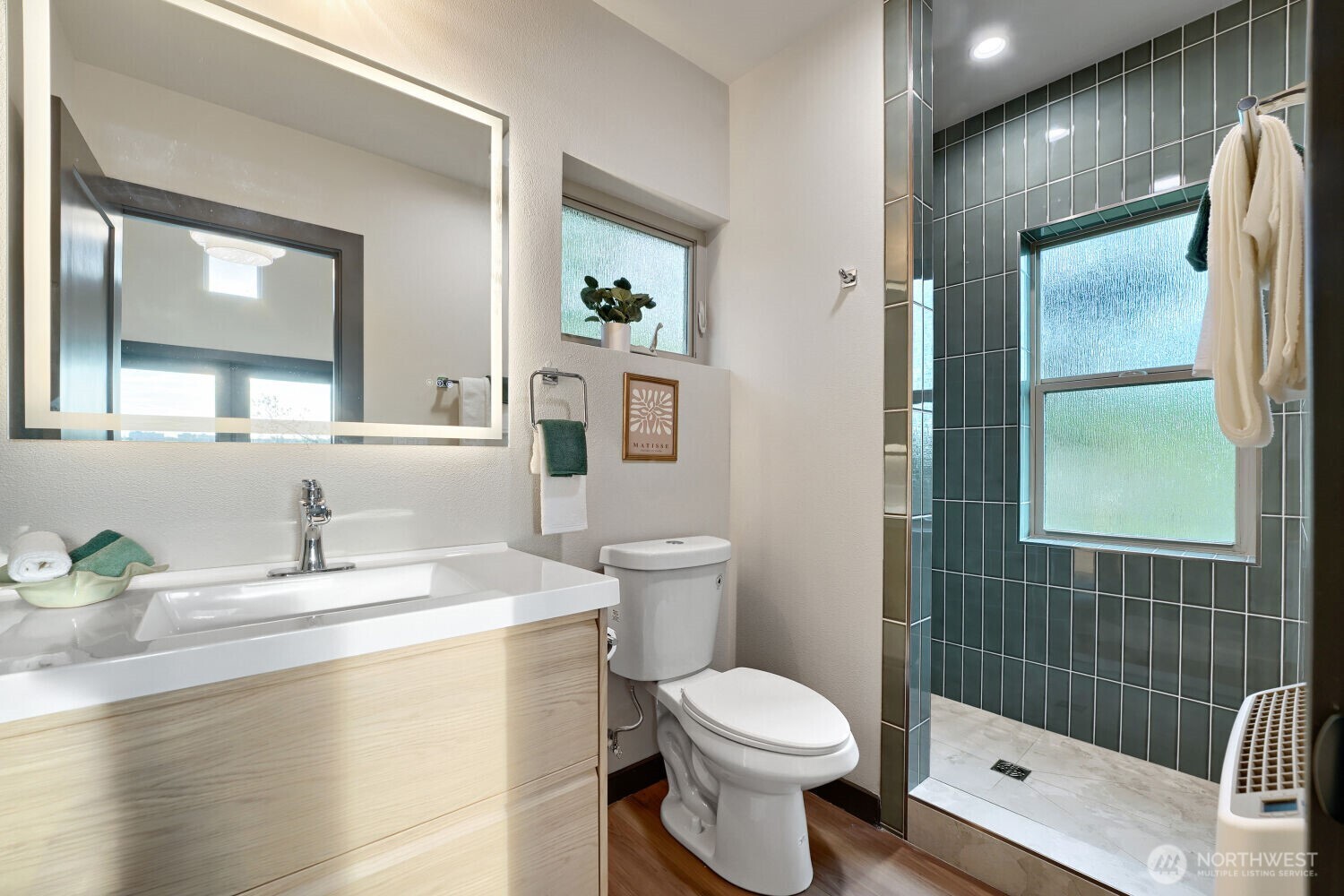 4586 22nd Avenue SW, Seattle, WA 98106