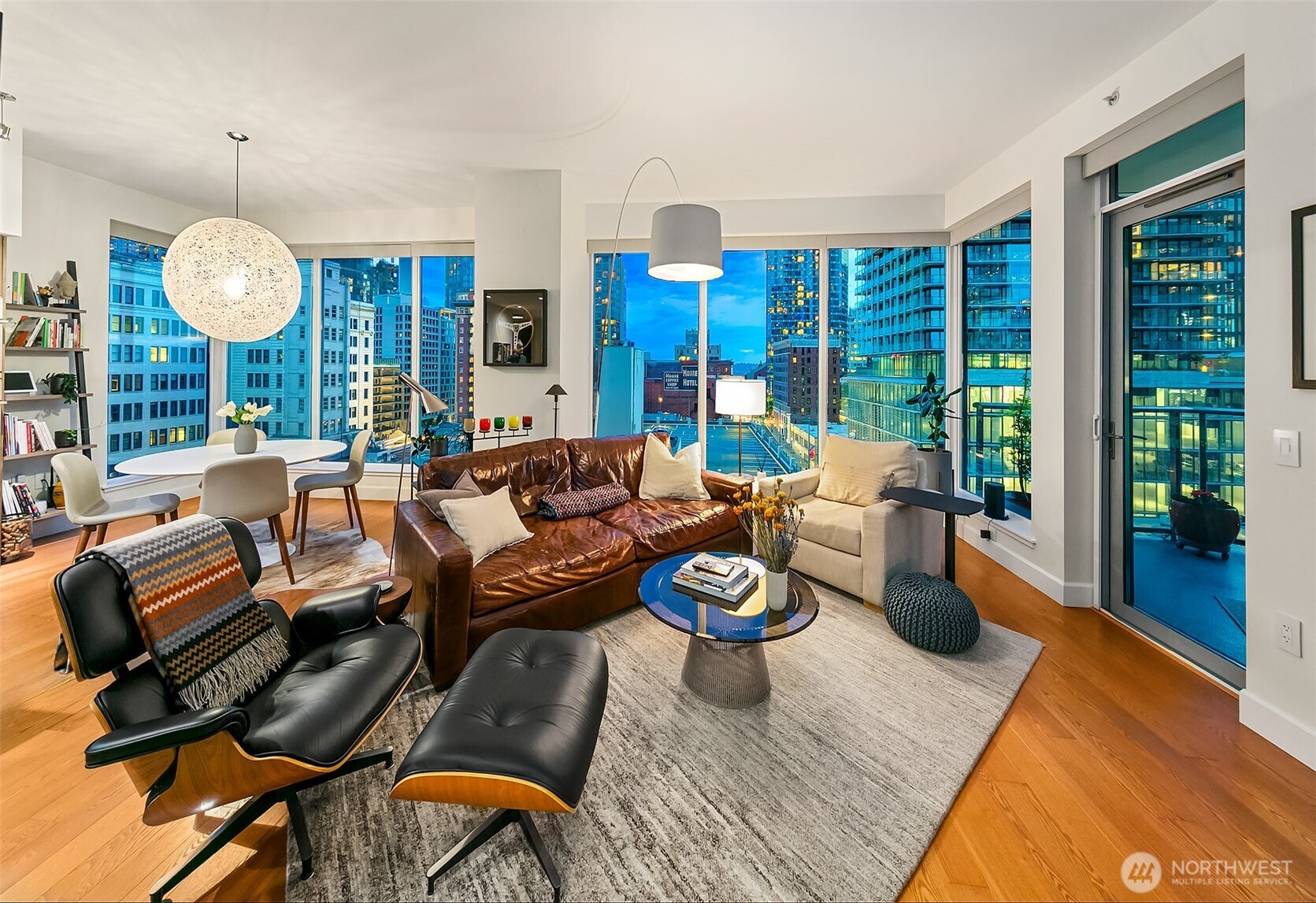 1920 4th Avenue #902, Seattle, WA 98101