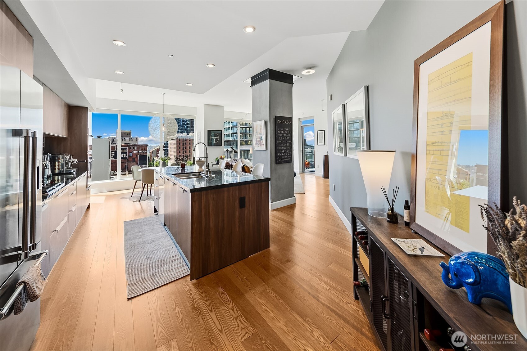 1920 4th Avenue #902, Seattle, WA 98101