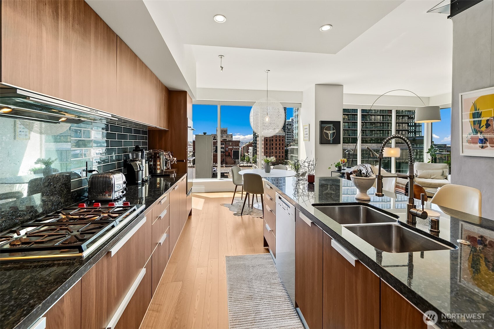 1920 4th Avenue #902, Seattle, WA 98101
