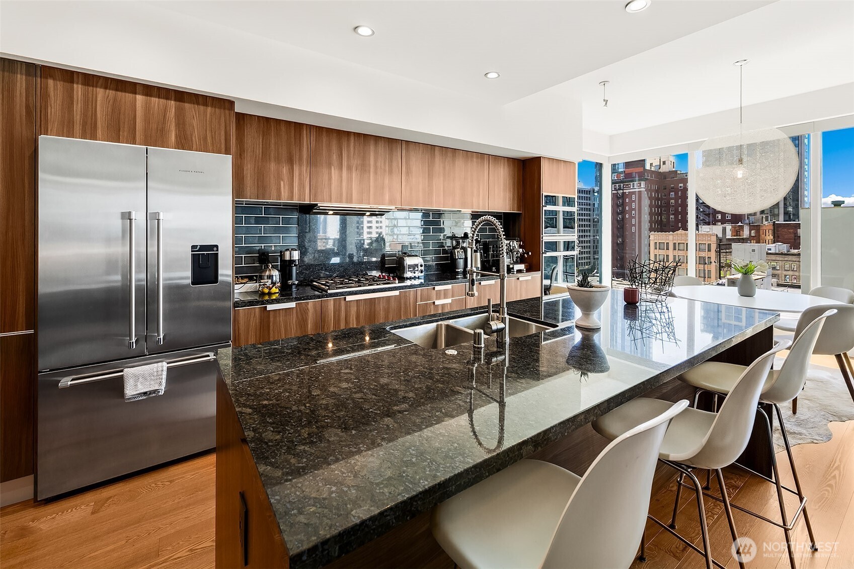 1920 4th Avenue #902, Seattle, WA 98101