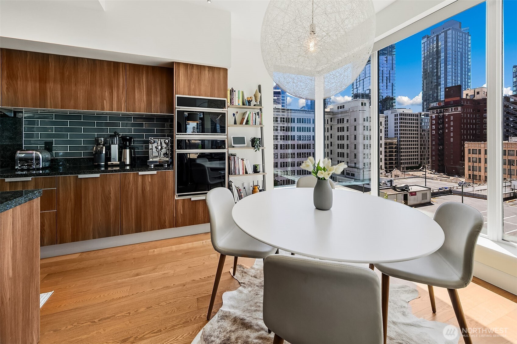 1920 4th Avenue #902, Seattle, WA 98101