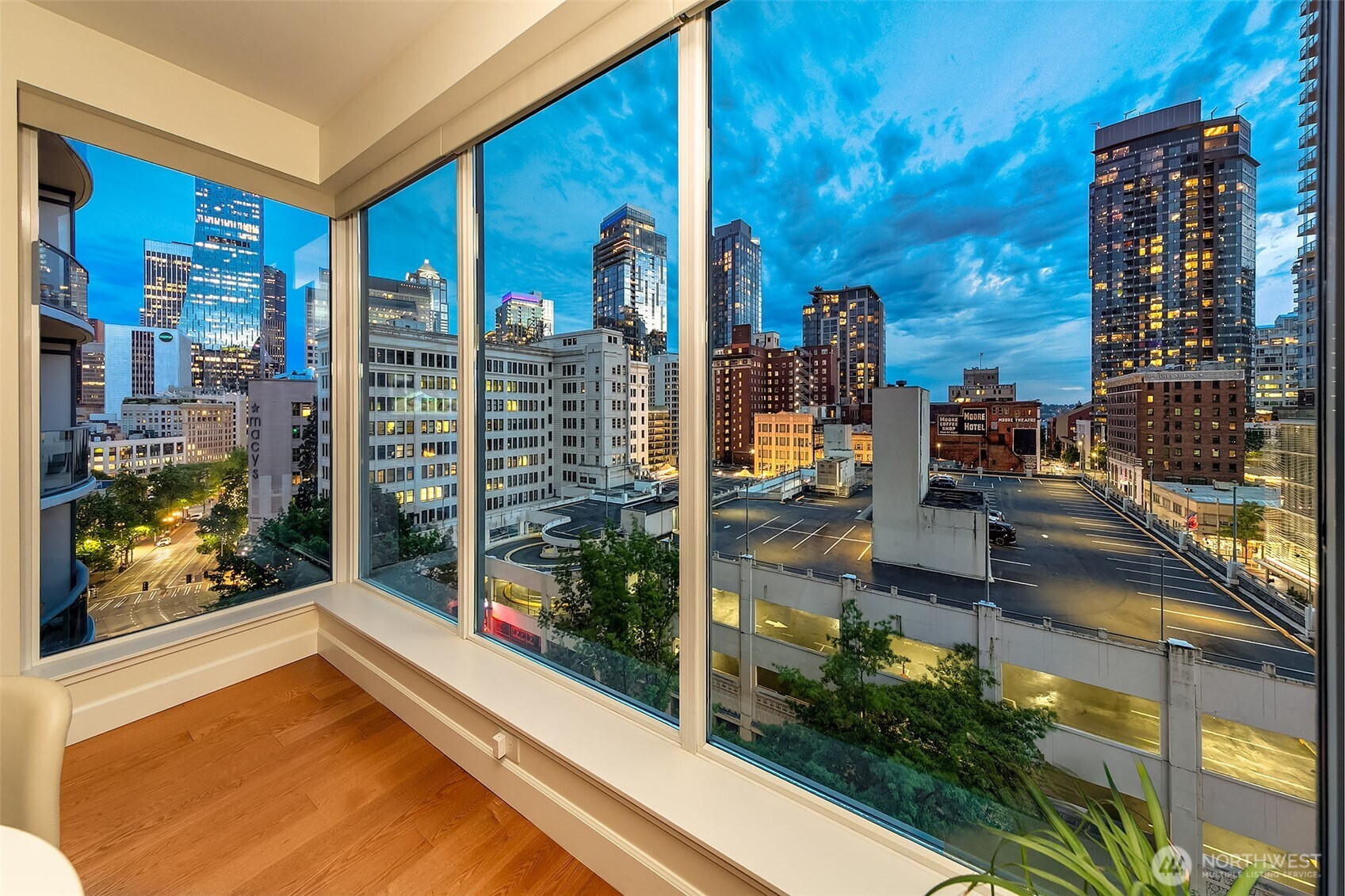 1920 4th Avenue #902, Seattle, WA 98101