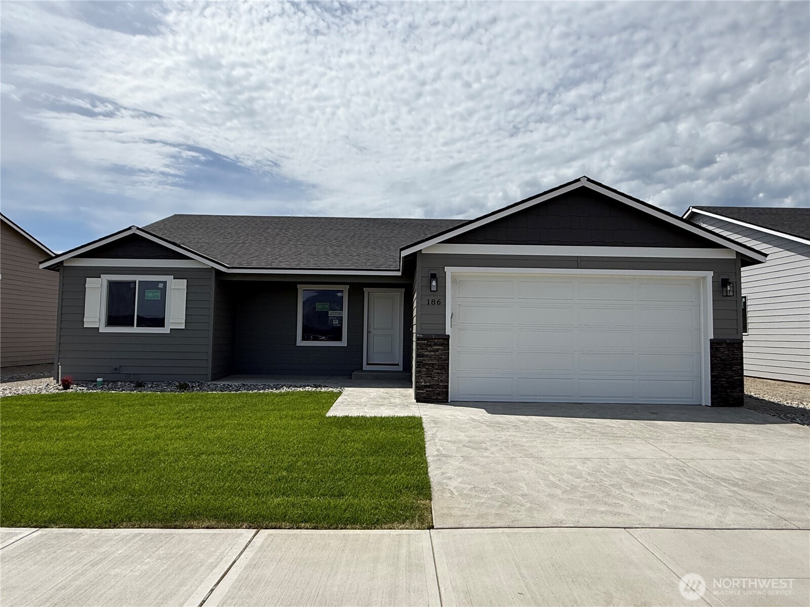 186 Salmon Drive , Wenatchee, WA 98801