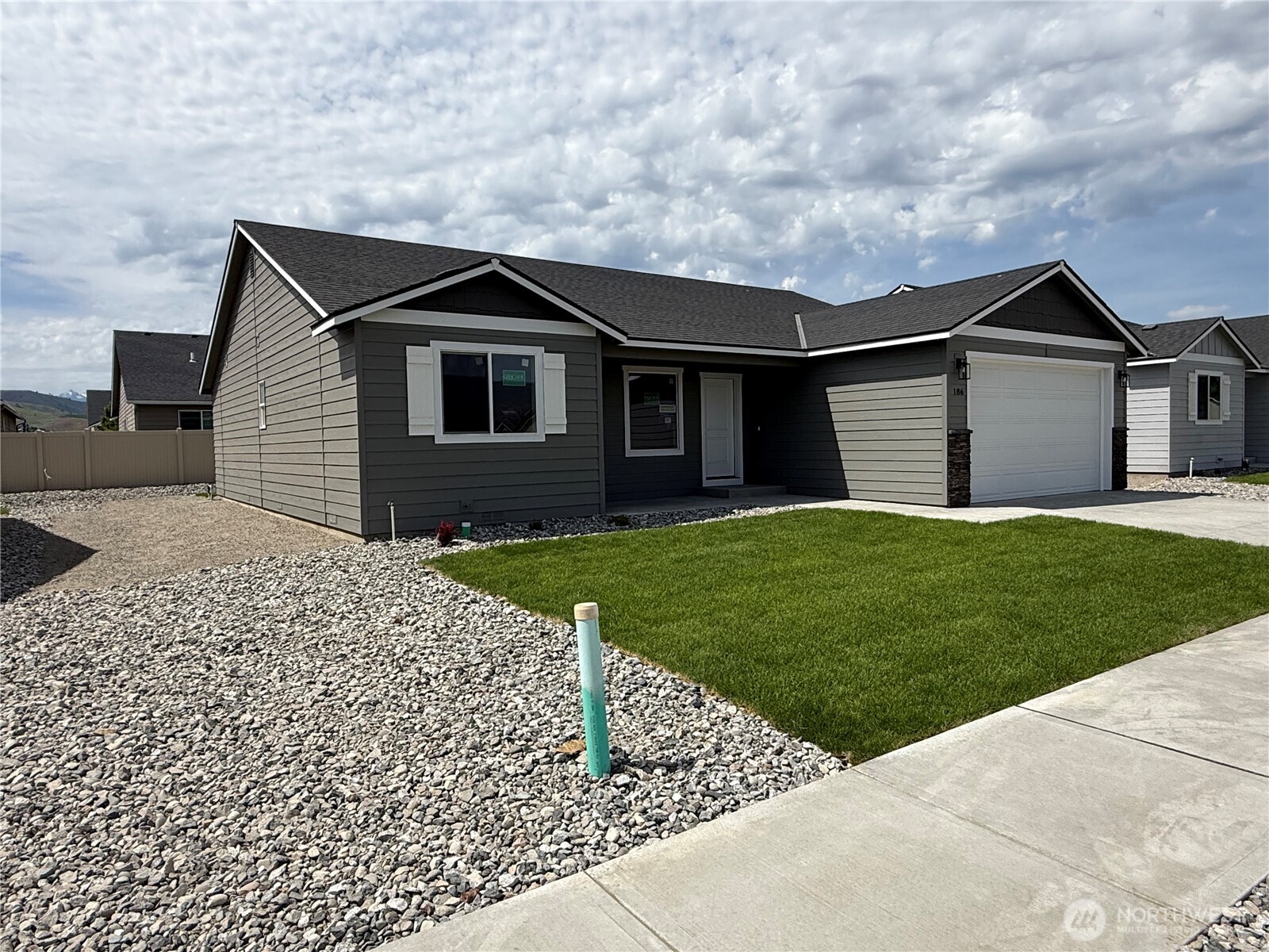 186 Salmon Drive , Wenatchee, WA 98801
