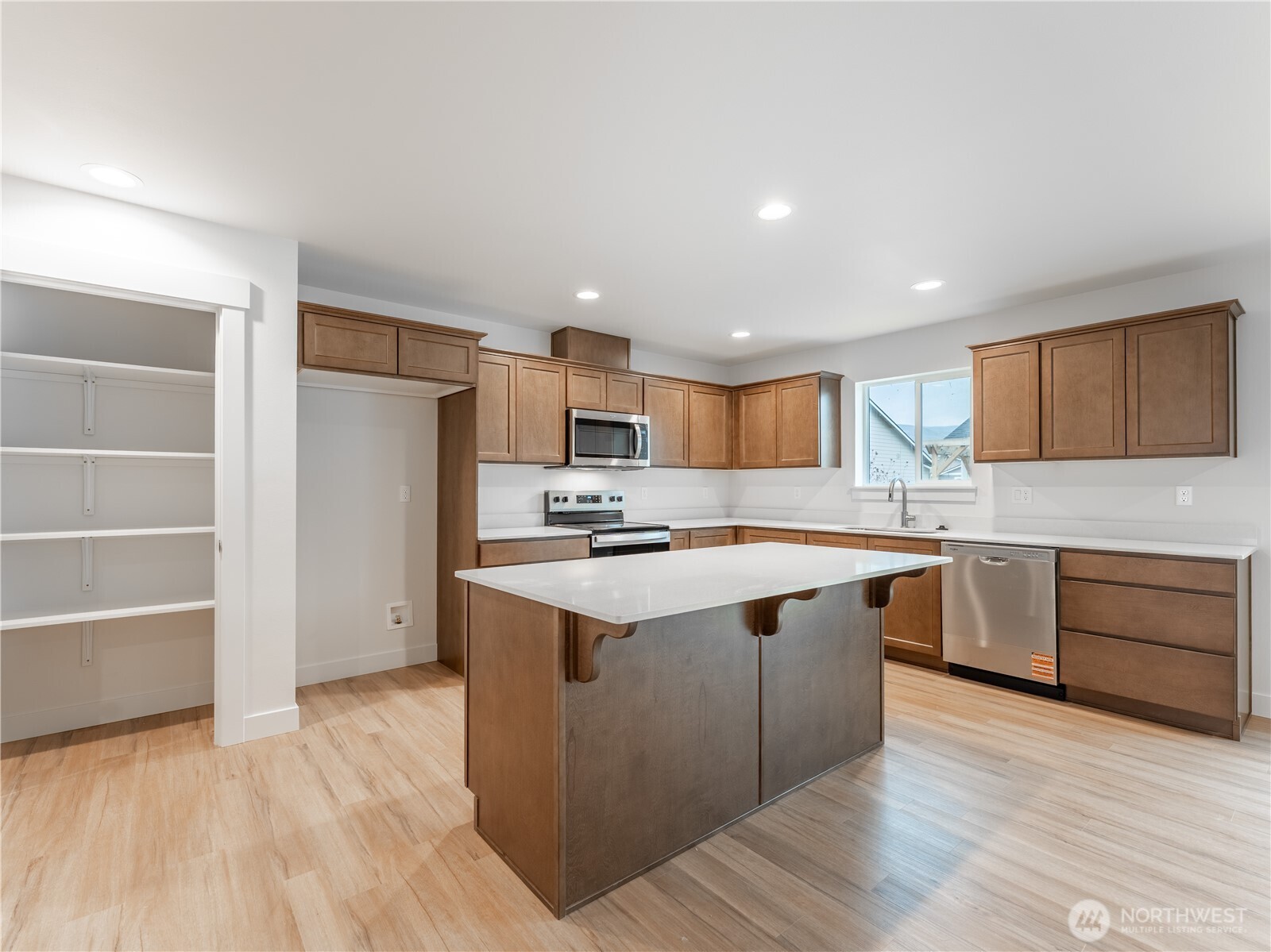 186 Salmon Drive , Wenatchee, WA 98801