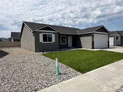 186 Salmon Drive , Wenatchee, WA 98801 - Photo 2