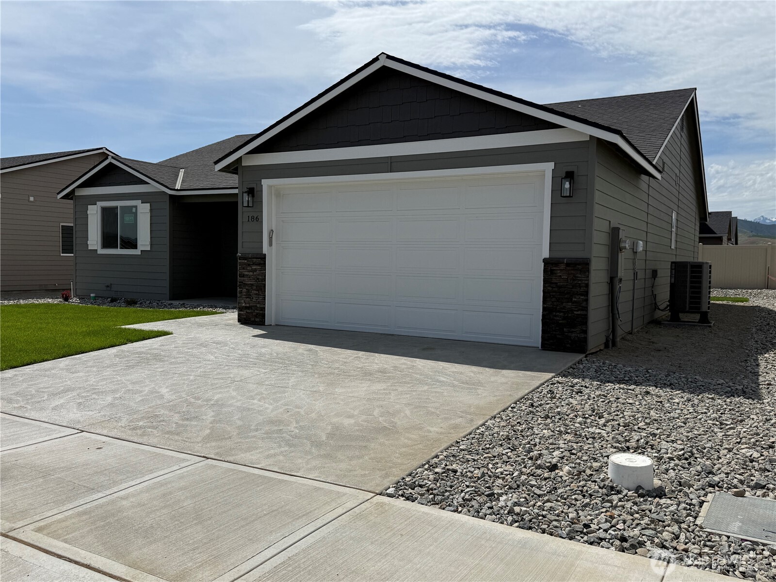 186 Salmon Drive , Wenatchee, WA 98801