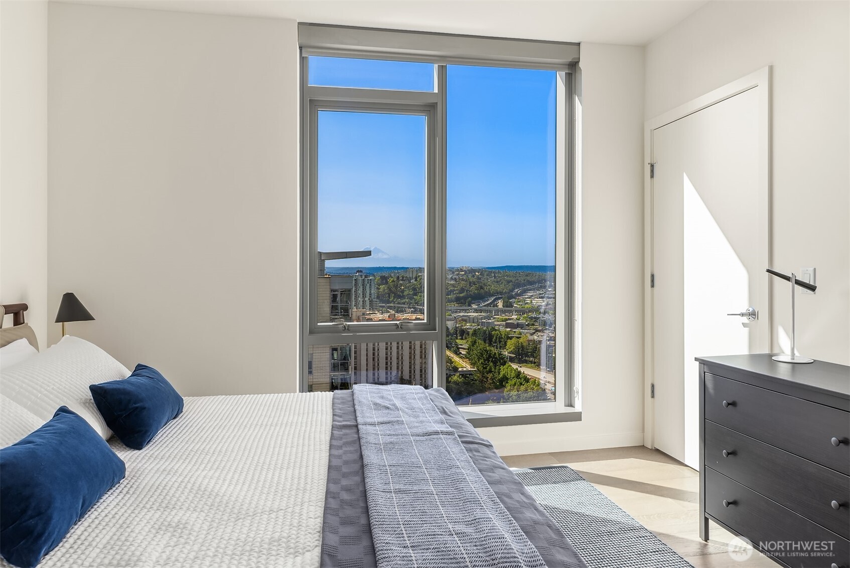 800 Columbia Street #1711, Seattle, WA 98104