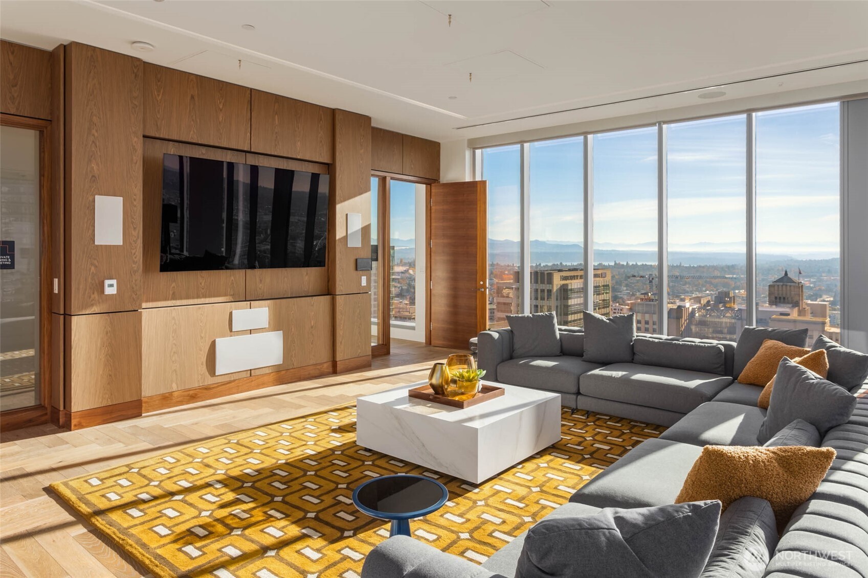 800 Columbia Street #1711, Seattle, WA 98104