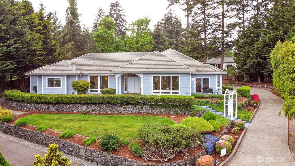 654 9th Court , Fox Island, WA 98333