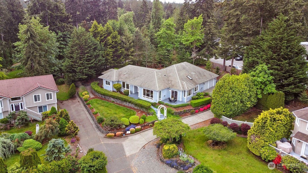 654 9th Court , Fox Island, WA 98333