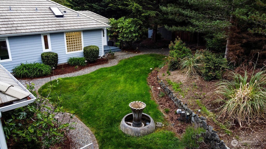 654 9th Court , Fox Island, WA 98333