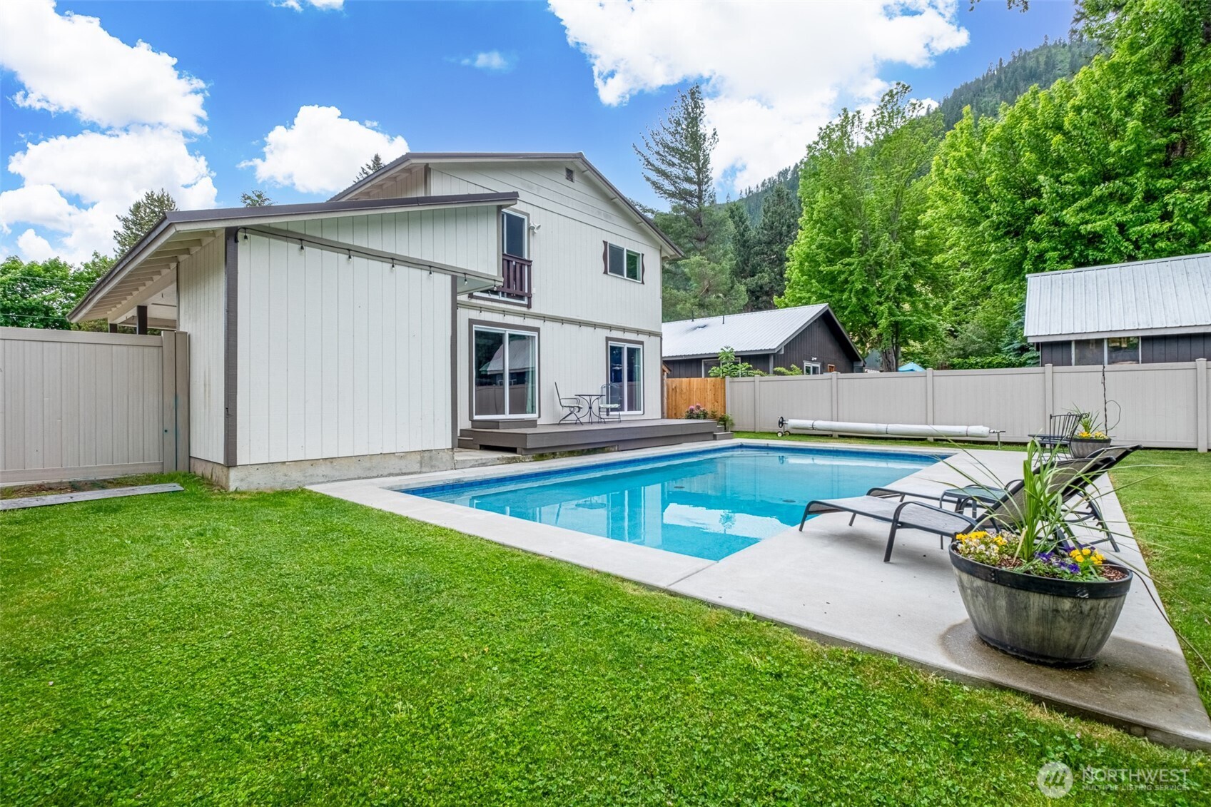 208 West , Leavenworth, WA 98826