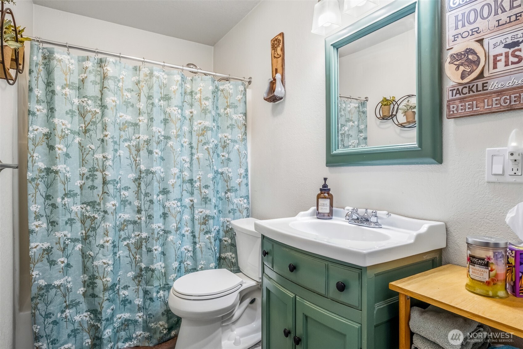 208 West , Leavenworth, WA 98826