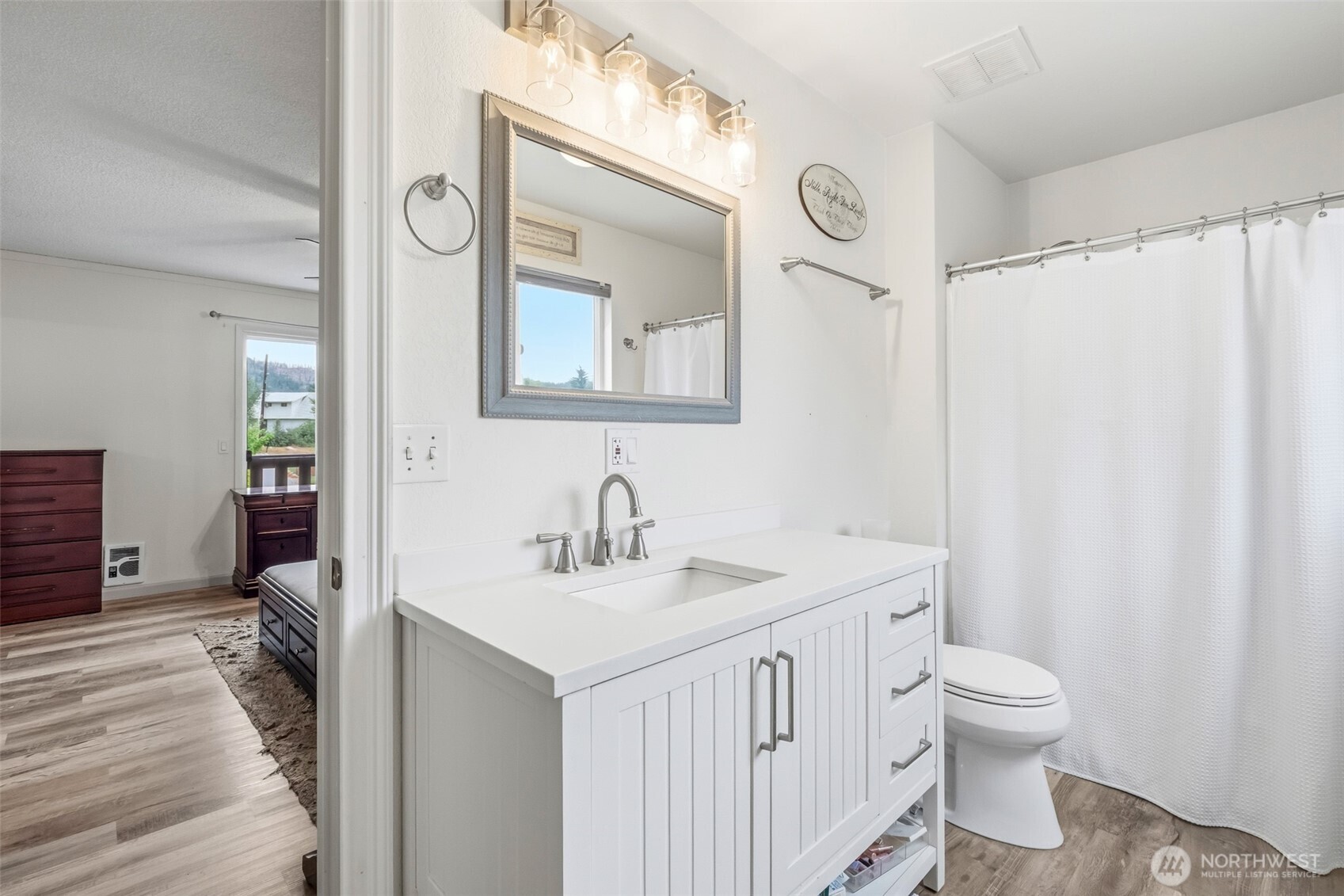 208 West , Leavenworth, WA 98826