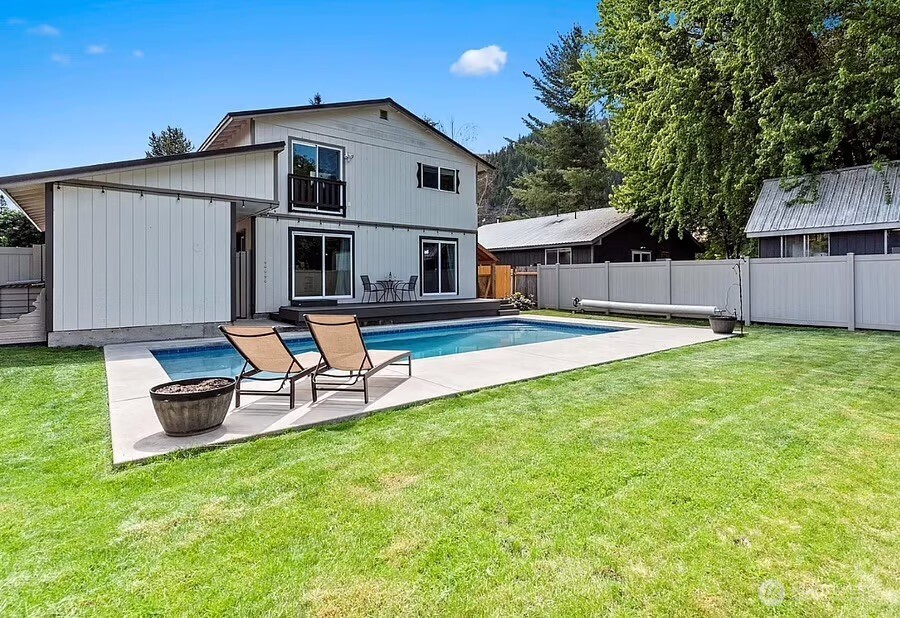 208 West , Leavenworth, WA 98826
