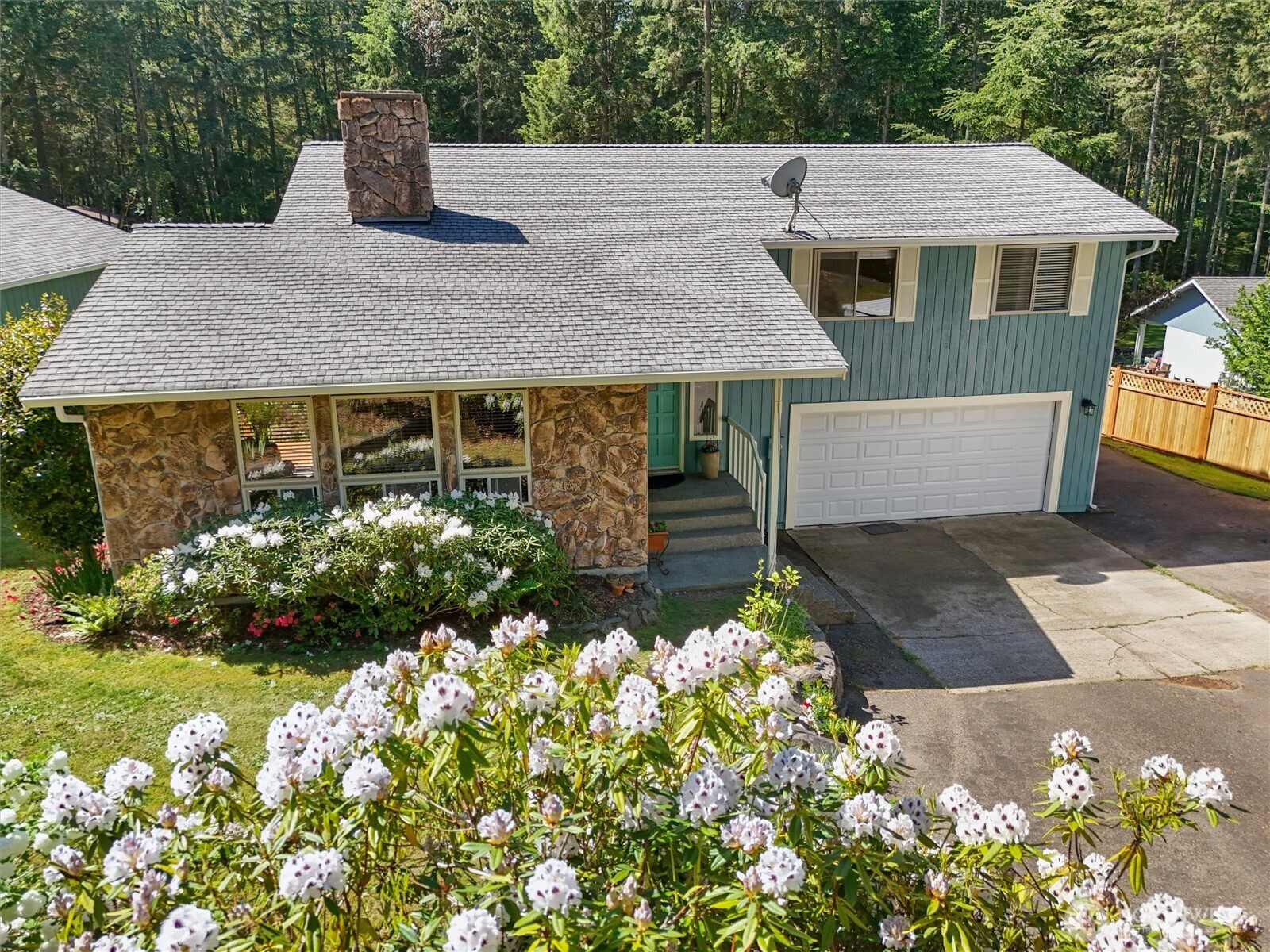 870 Kamus Place , Fox Island, WA 98333