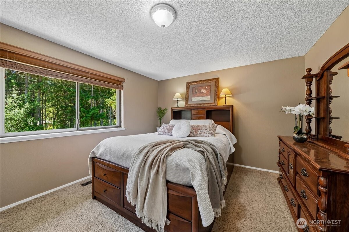 870 Kamus Place , Fox Island, WA 98333