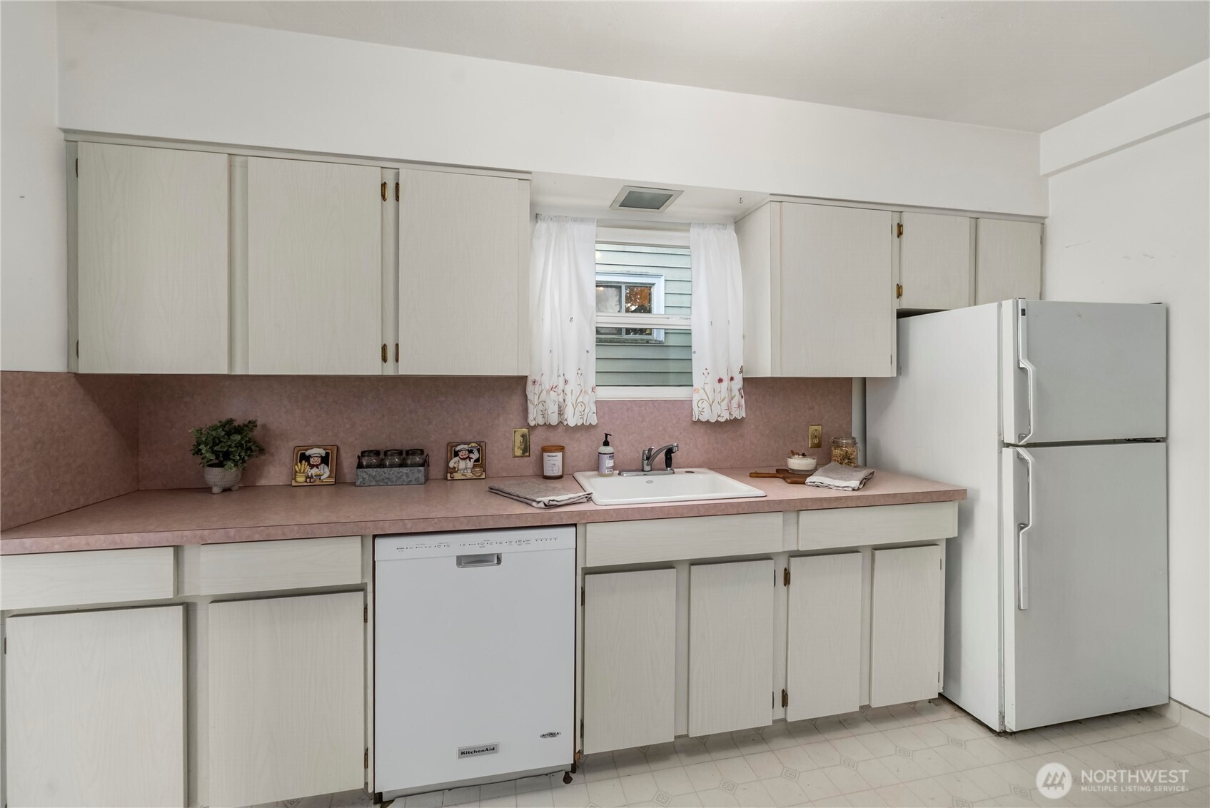 1555 High Avenue , Bremerton, WA 98337