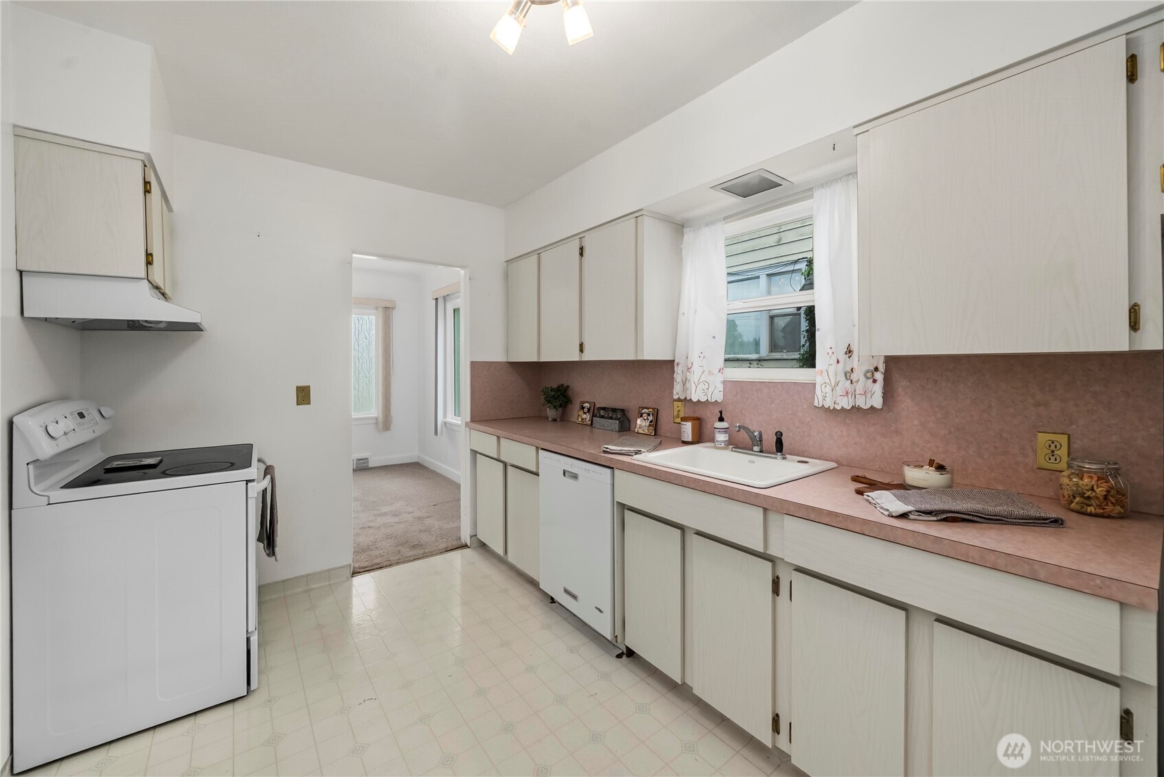 1555 High Avenue , Bremerton, WA 98337