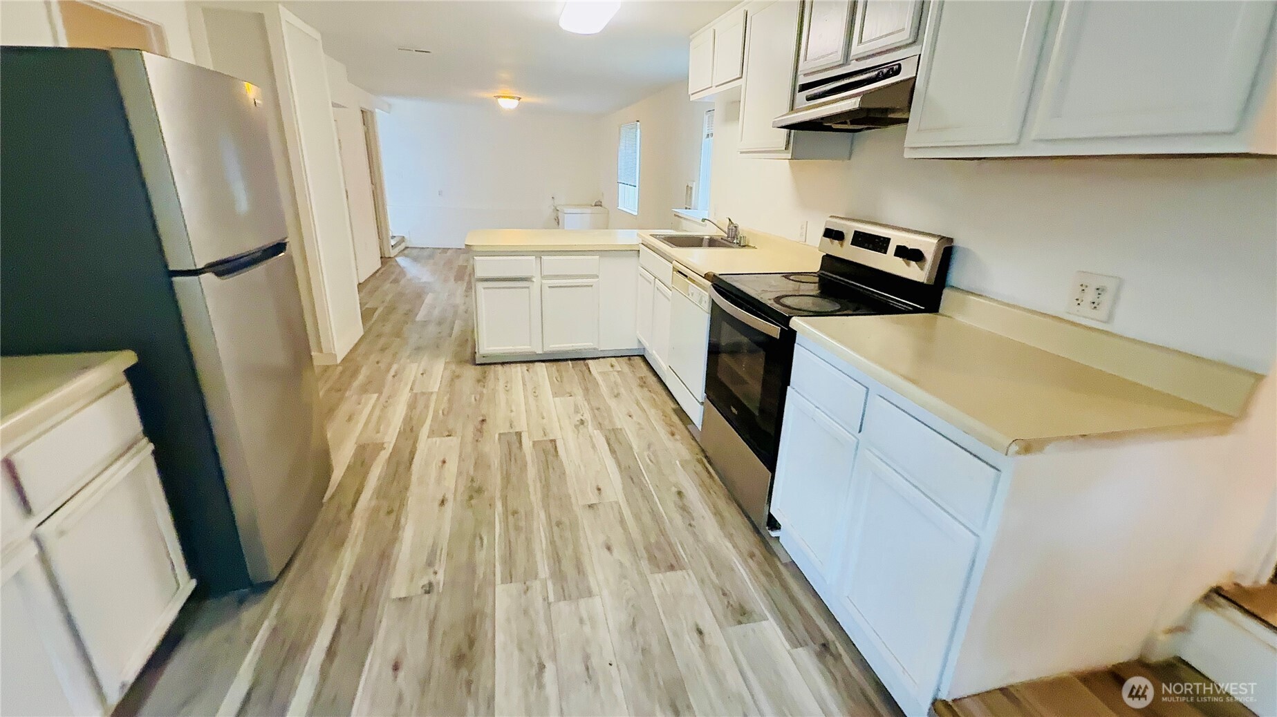 527 S Sullivan Street , Seattle, WA 98108
