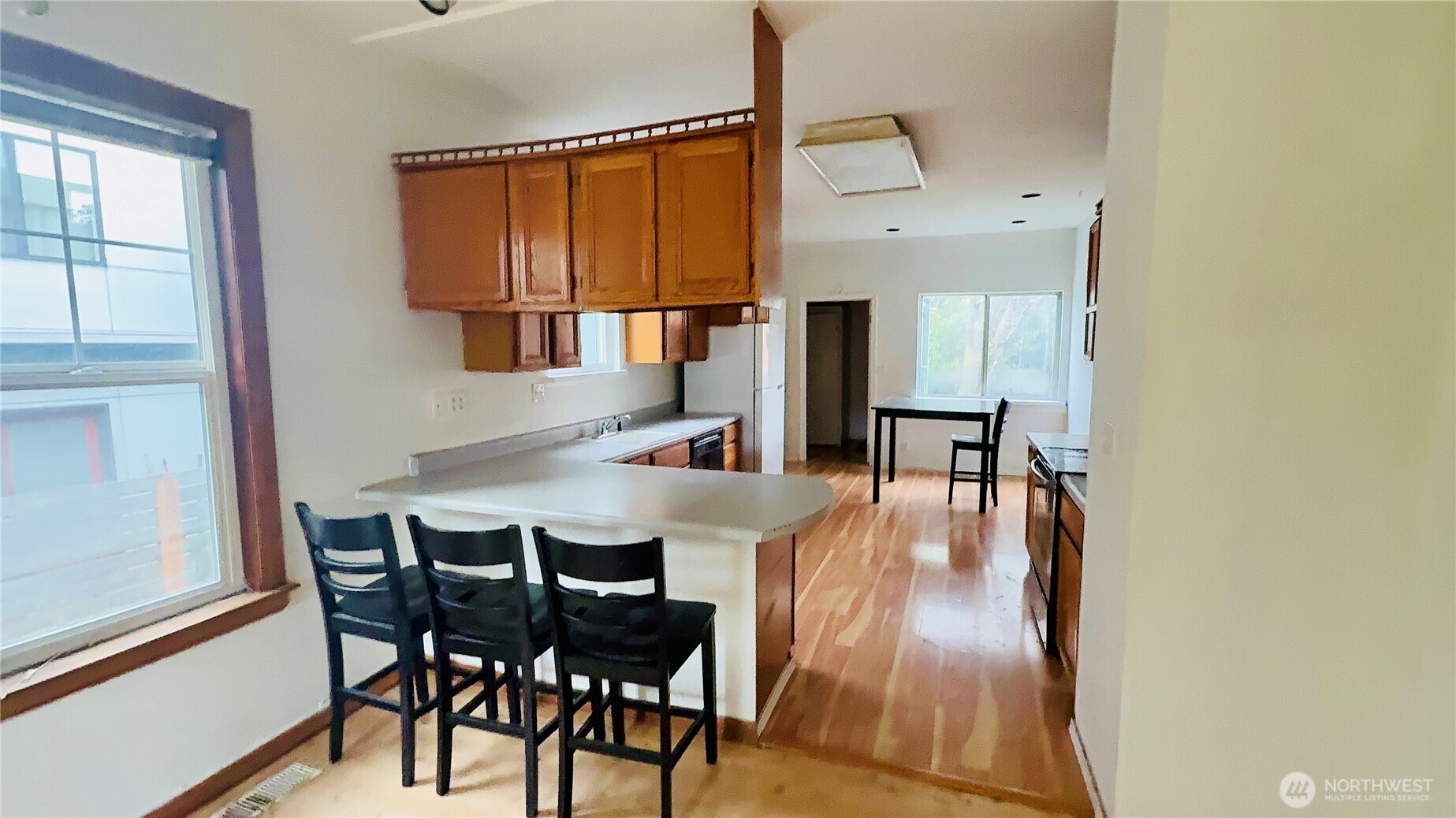 527 S Sullivan Street , Seattle, WA 98108