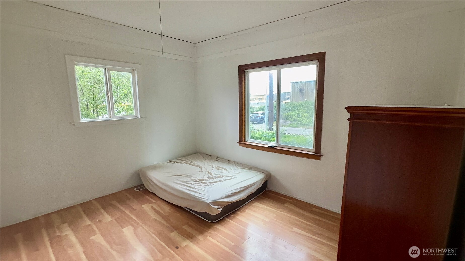 527 S Sullivan Street , Seattle, WA 98108