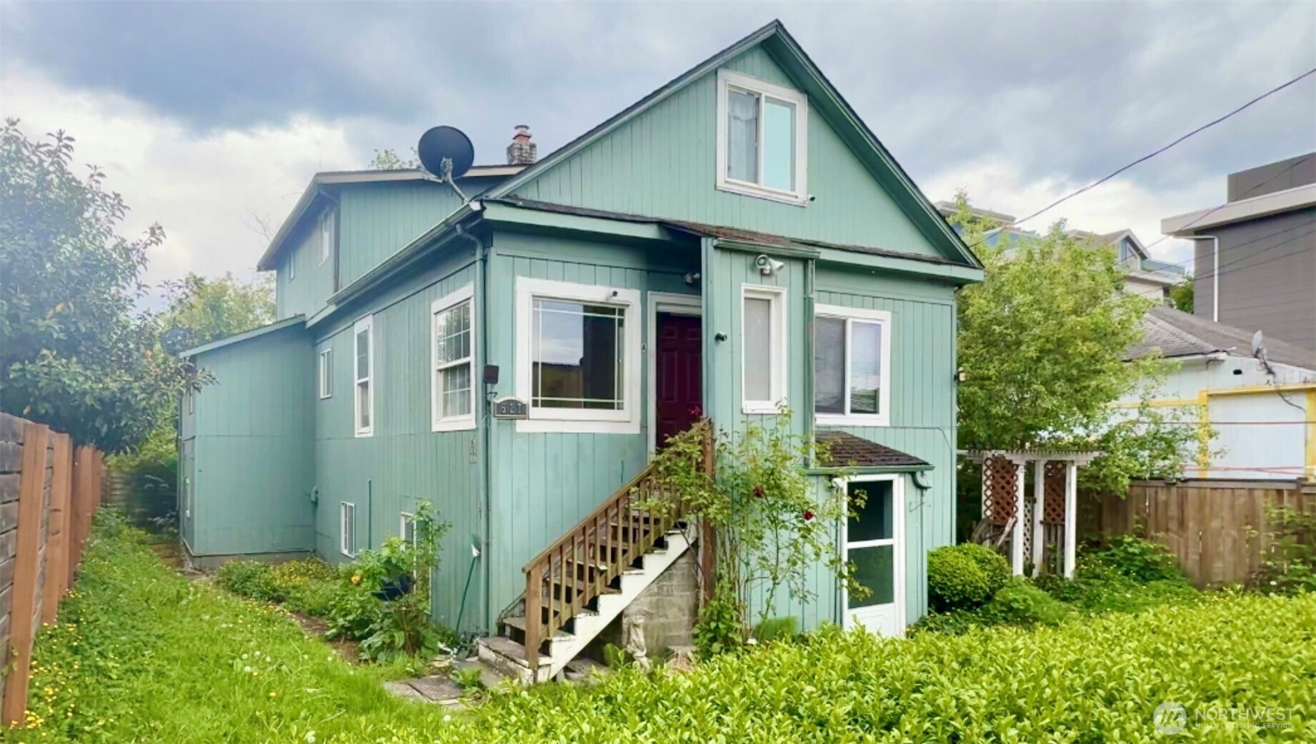 527 S Sullivan Street , Seattle, WA 98108