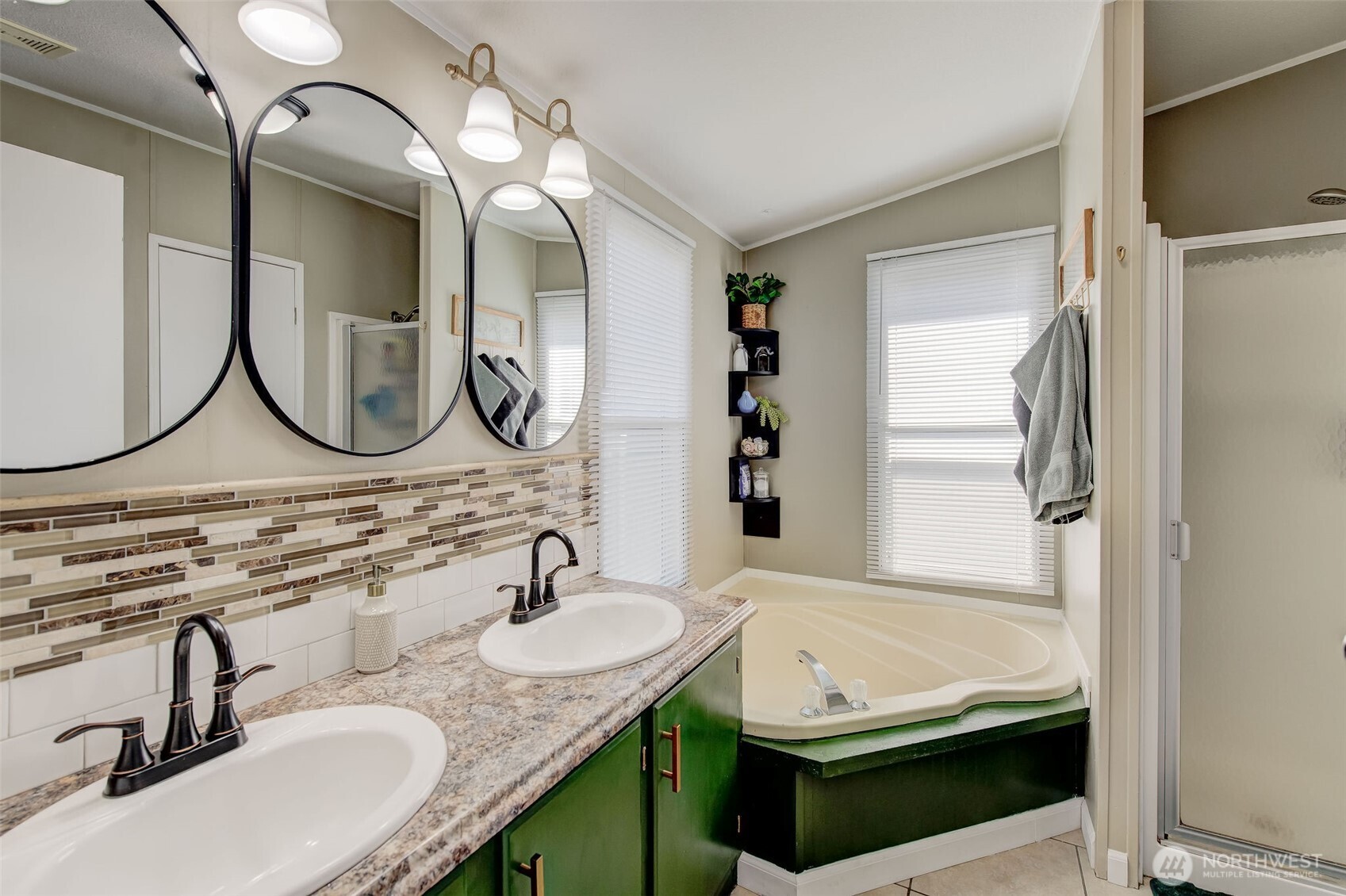 401 Ridgeview Loop Drive , Wenatchee, WA 98801