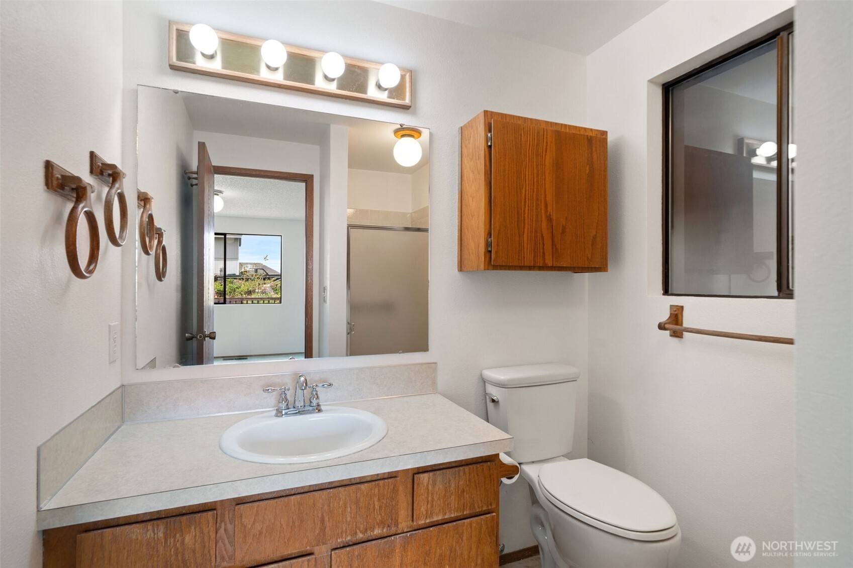 10090 Ogle Road NE, Poulsbo, WA 98370