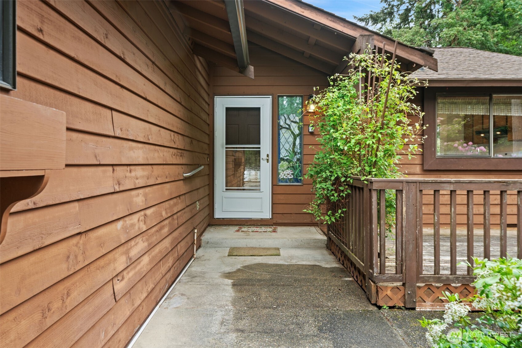 10090 Ogle Road NE, Poulsbo, WA 98370