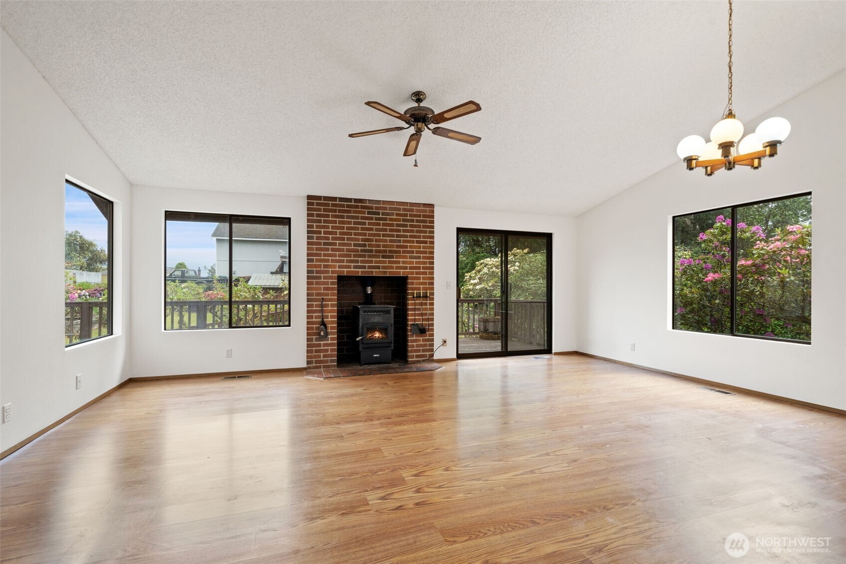10090 Ogle Road NE, Poulsbo, WA 98370