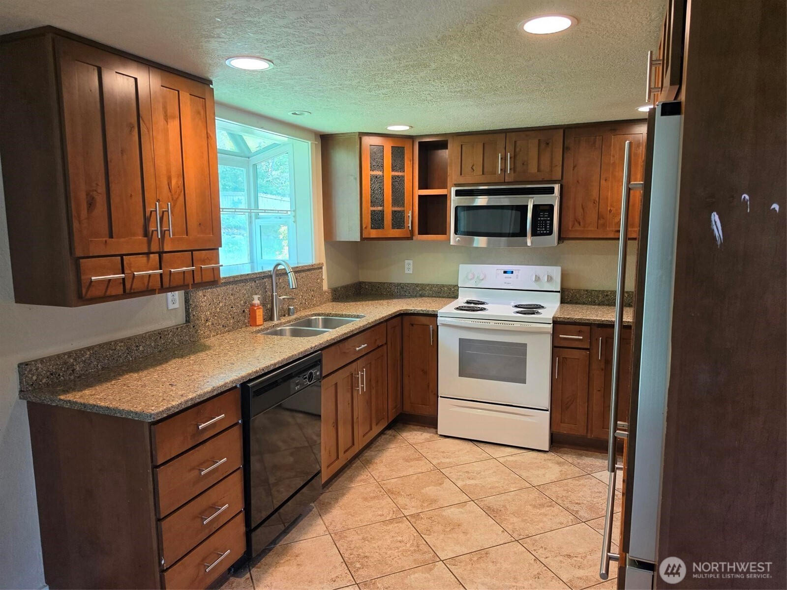 3790 SE Aiken Road , Port Orchard, WA 98366