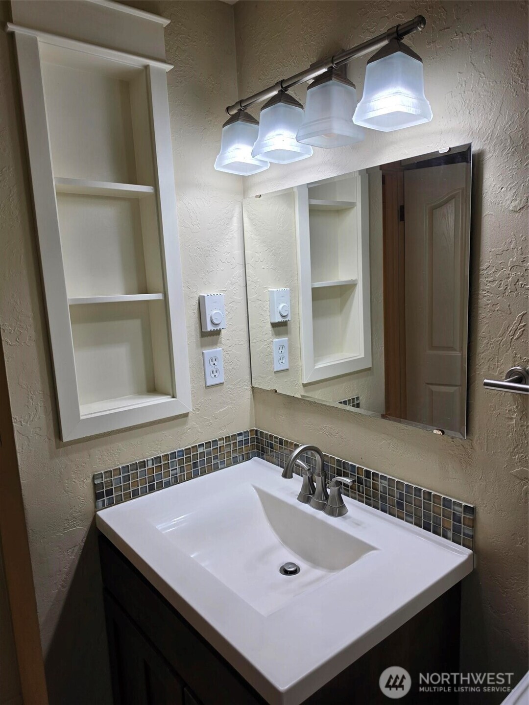 3790 SE Aiken Road , Port Orchard, WA 98366